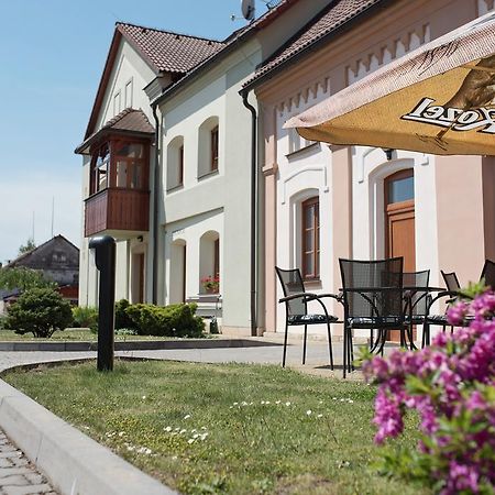 Penzion Nad Oborou Hradec Králové المظهر الخارجي الصورة